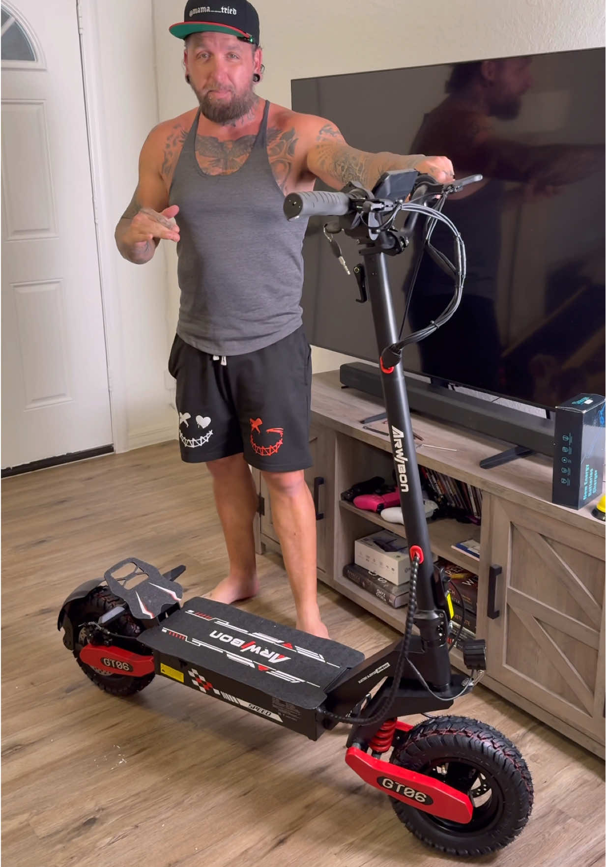I've had my fare share of e-scooters and this absolutely without a doubt is the best one. The power of this e-scooter is absolutely amazing! #escooter #electricscooter #scooter #motorcycle #moped #motorbike 