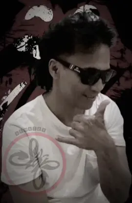🏴‍☠️Bergaul tidak selalu harus melebur🏴‍☠️ #slank #slankers #slanky #slankyhoney #slankyindonesia #slankersnusantara #slankersindonesia #slankgakadamatinya #slankingforever #slankstory #peranginarkoba #antinarkoba #potlot 