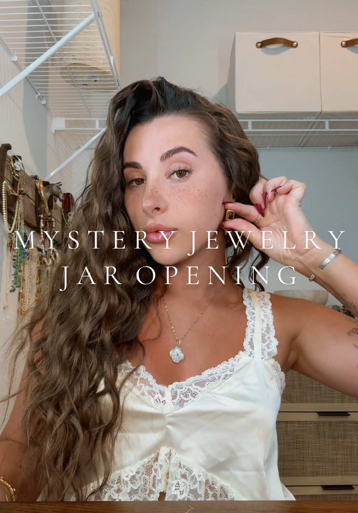 I’ve wanted to do one of these for forever !!! 😍 #mysteryjewelry #jewelry #jewelrytok #mysteryjewelryjar #mystery #jewelryfinds #goldjewelry #silverjewelry #asmr #asmrsounds #asmrvideo @Jades jewelry 🦋 