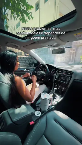Dessa conversa eu não participo 😙 #independencia #mulherdirigindo #empoderada #direção #volante #golf #dirigir 
