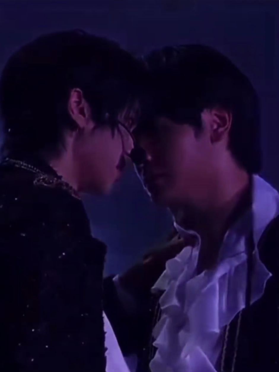 Que vontade desses dois🤌🏼😏❤️ #joongdunk #joong #dunk #JoongArchen #dunknatachai #bl #blzeira #boyslove #boysloveseries #blthai #thailand 