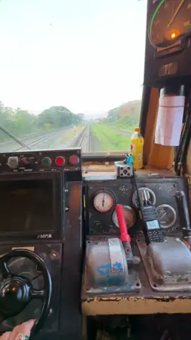 #ขบวน777 พบ-จข พนักงานรถไฟ #วิศวกรรมรถไฟ63 #รับห่วงทางสะดวก🛤️ #พนักงานรถจักรบางซื่อ🚂🚃🚃 