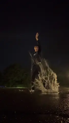 I couldn’t resist not doing this dance after the rain @marimacleod #fyp #fypシ゚viral #dancer #choreo #choreography #dance  