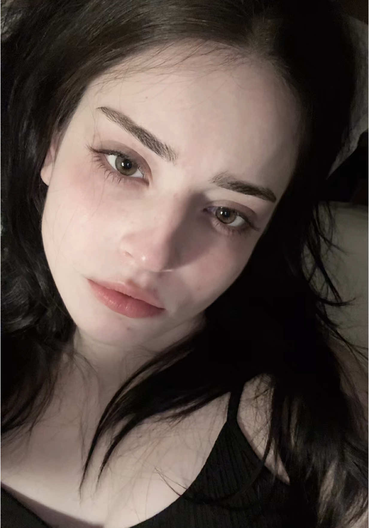 👽