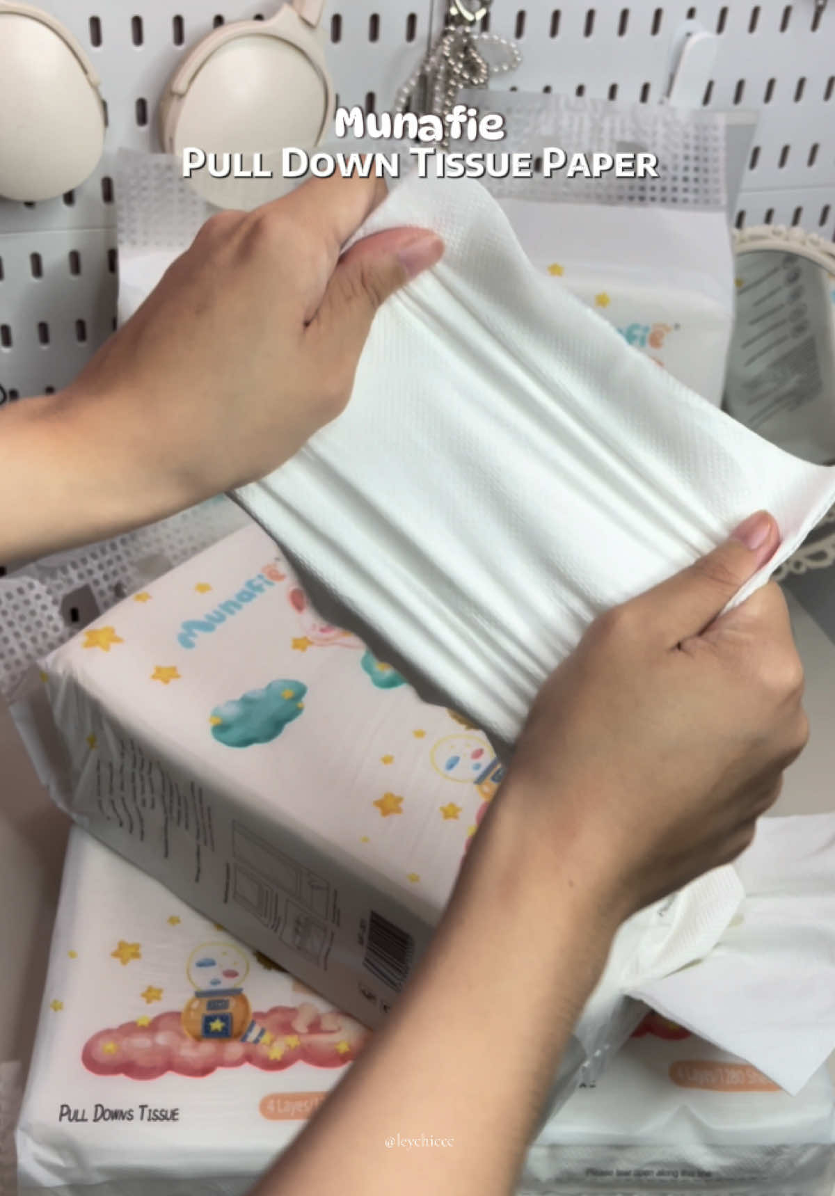 6 Packs Munafie Facial Tissue 4 Ply large size ✨  Soft and smooth material —  #tissuepaper #softtissue #facialtissue #pulldowntissue #tissuerecommendation #munafie 