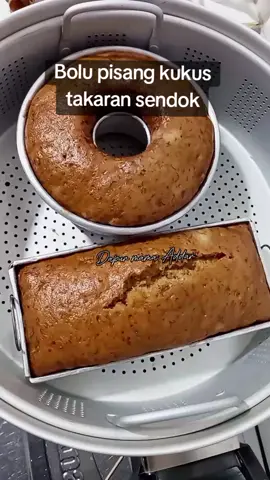 Resep bolu pisang takaran sendok anti gagal hasilnya gembul bahan²: pisang 8 buah ( 400 gr ) telur 4 butir gula 14 sdm garam 1/4 sdt terigu 20 sdm soda kue 2 sdt minyak goreng 140 ml #resep  #bolukukus  #bolupisang 