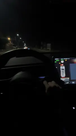 Lái xe buổi đêm thật là chill #Vinfast vf9