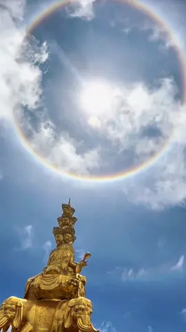 Núi Nga My sáng nay, hiện tượng này gọi là gì thế cả nhà 🙇🏻🙇🏻‍♀️ Chúc ai thấy được clip này sẽ luôn thật nhiều sức khoẻ và bình an ạ 🙏🏻  #tinhdecor