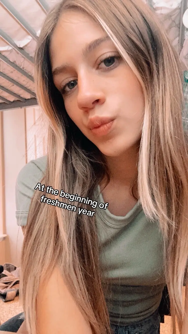 Freshmen year is by far the best year of my life, starting high school at a new school was so scary but at the end of the day I’m so happy I got a chance to do this. I made so many friends and I grew as a person and became to best version of myself!! #newschool #freshman #trend #beginning #ending #change #girls 