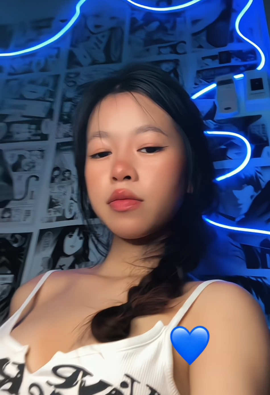 #မြင်ပါများပီးချစ်ကျွမ်းဝင်အောင်လို့🤒🖤 #follow 