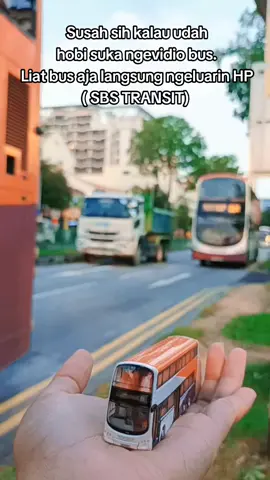Ora arep saingan, Kene roh bus ae langsung spontan omong EH BIS E LEWAT ndang tak vidio ahh🤣🤣  (SBS TRANSIT) 🥰😘