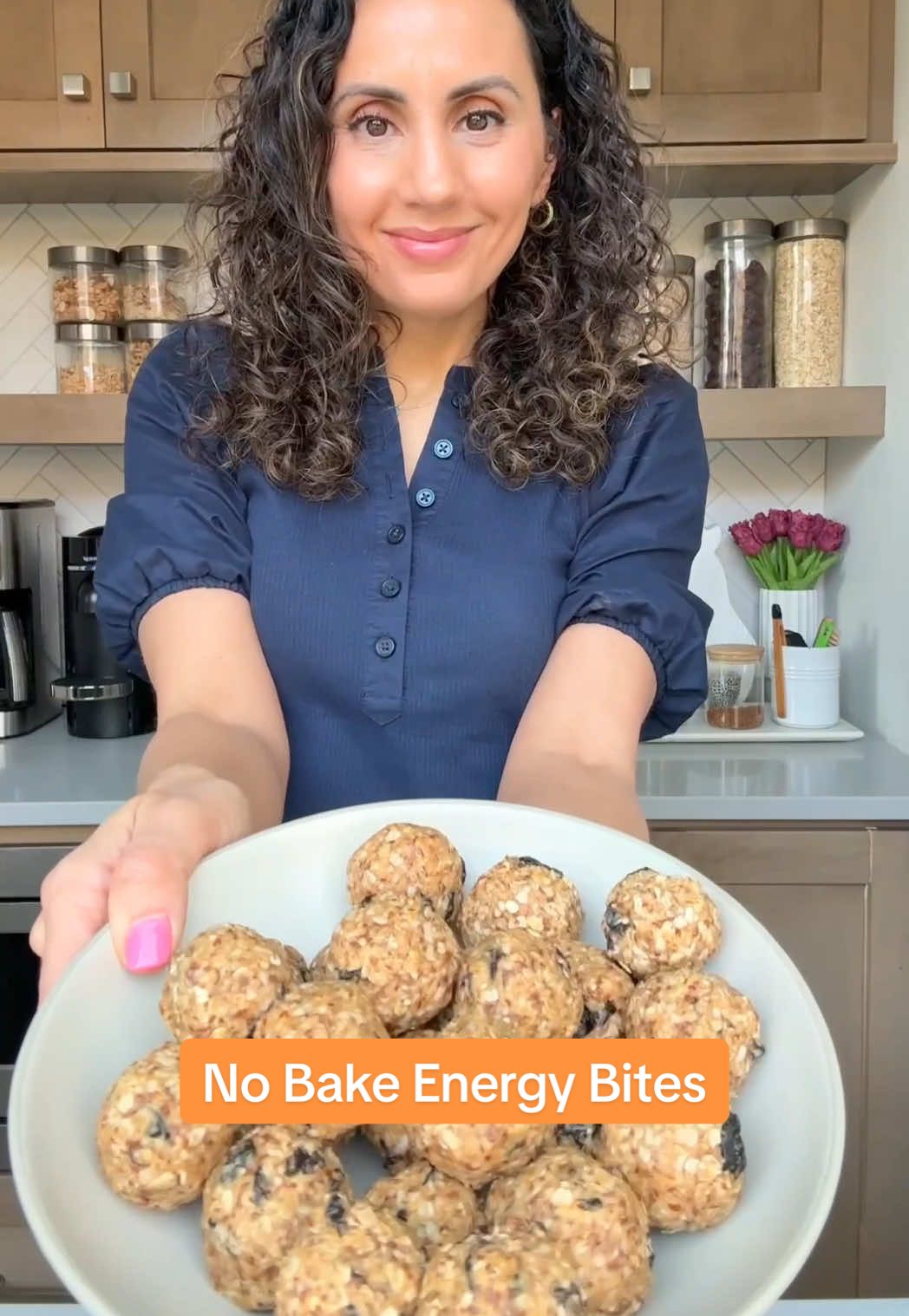 These no-bake oat bites are made with only 6 ingredients and help give me energy in the middle of the day – they’re slightly sweet, nutty and so good! The recipe is one of 125 in my cookbook which is now on sale for the lowest price ever of $13.99! Cookbook linked in my bio! 