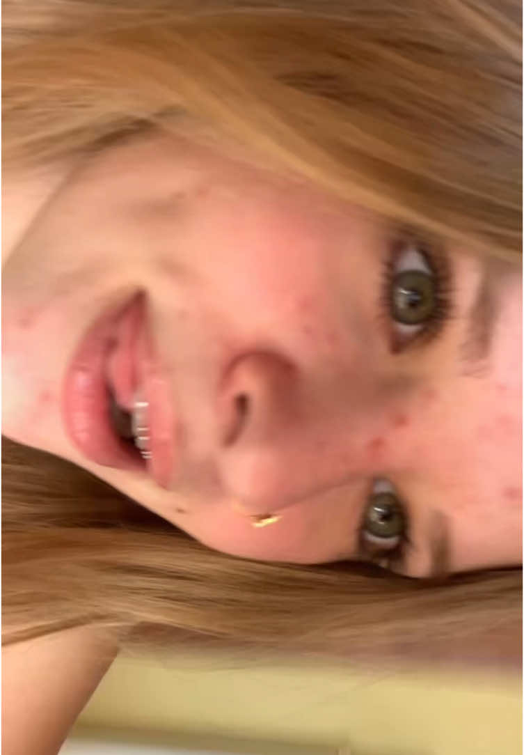 😻😻 #trending #secretaccount #lipsync #viral #foryoupage #lipsyncing #blonde #greeneyes #fyp 