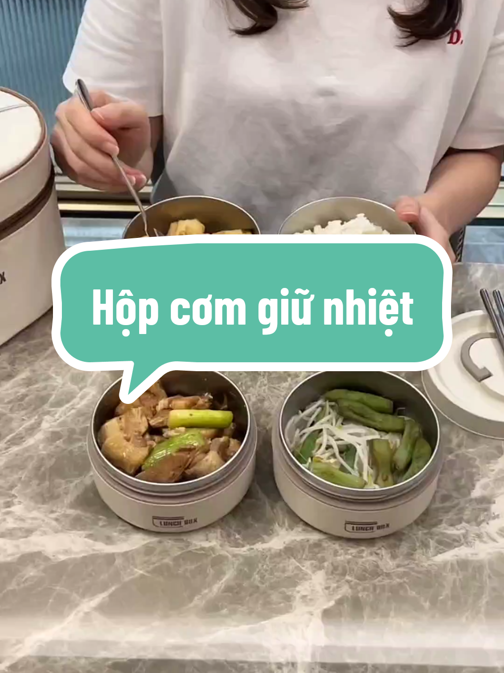 Hộp cơm giữ nhiệt kèm túi giữ nhiệt đũa và thìa đủ cho 2 người ăn #giadunggiadinh #hopcom #hopcomgiunhiet #hopcom4ngan #hopcomvanphong 
