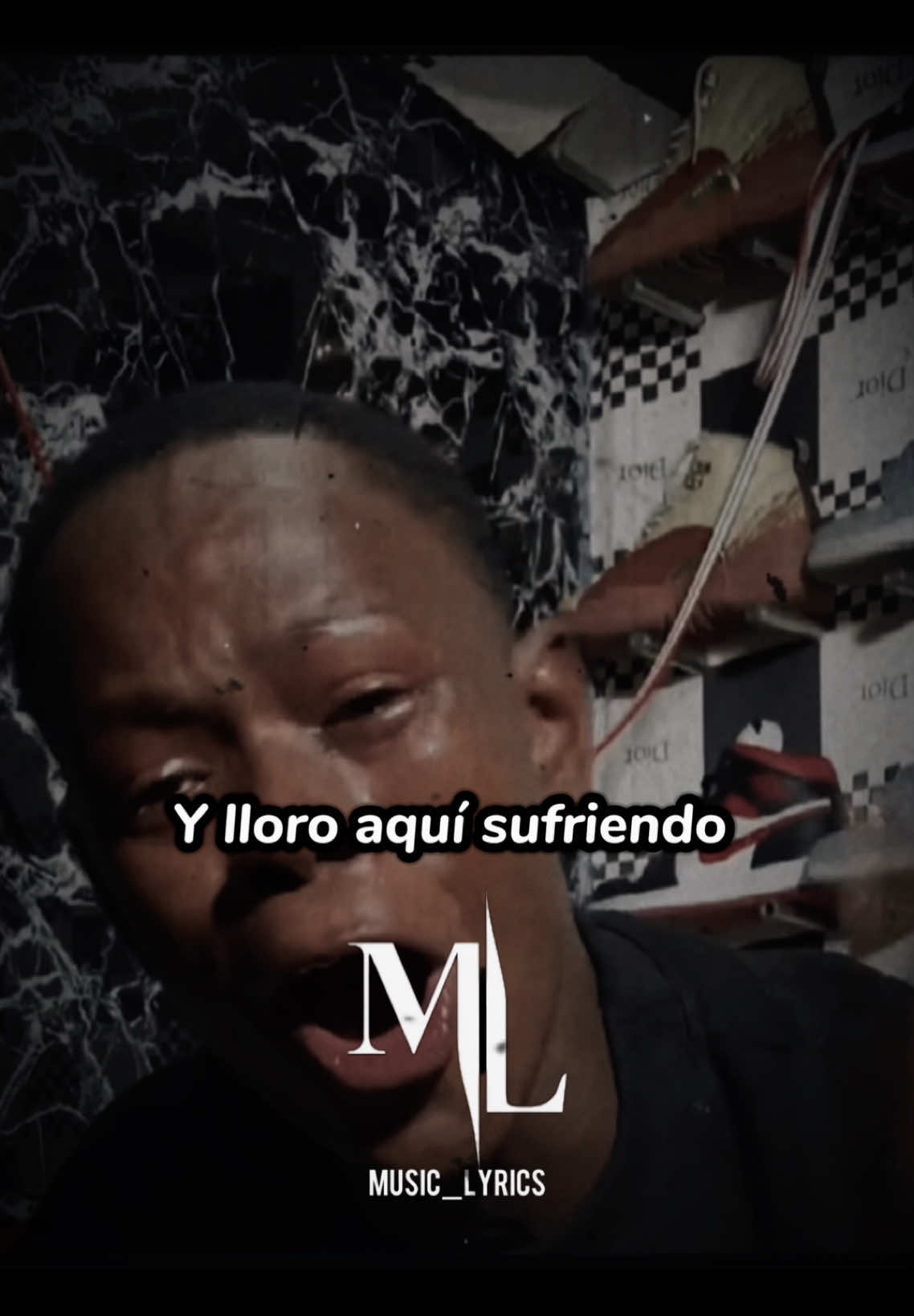 Lloro aqui sufriendo por tu amor muriendo #rikelvinbronx #frankreyes #Iloro #music_lyrics6137  #corazonroto #fy #paratii #viral #lirycs_music #buenastardes #buenasnoches #CapCut #