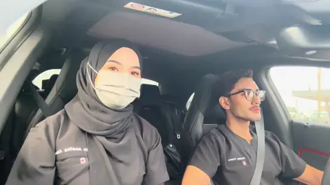 Macamni la hari2 nak g keje. Start dgn selawat diakhiri dgn our anthem to boost mood for the day @Andika Putera 