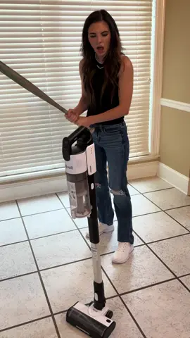 When she’s had enough of the average vacuum cleaner, get her THIS 😳 @eufyclean @eufy US #eufyE28 #eufyE28vacuum #eufyHydroJet™#eufyHydroJetTMuerEveryMess ##eufyDeepCleaning##robotvacuum#eufyrobotvacuum#amazonfinds##floorcleaning##CleanTok##deepcleanclean 