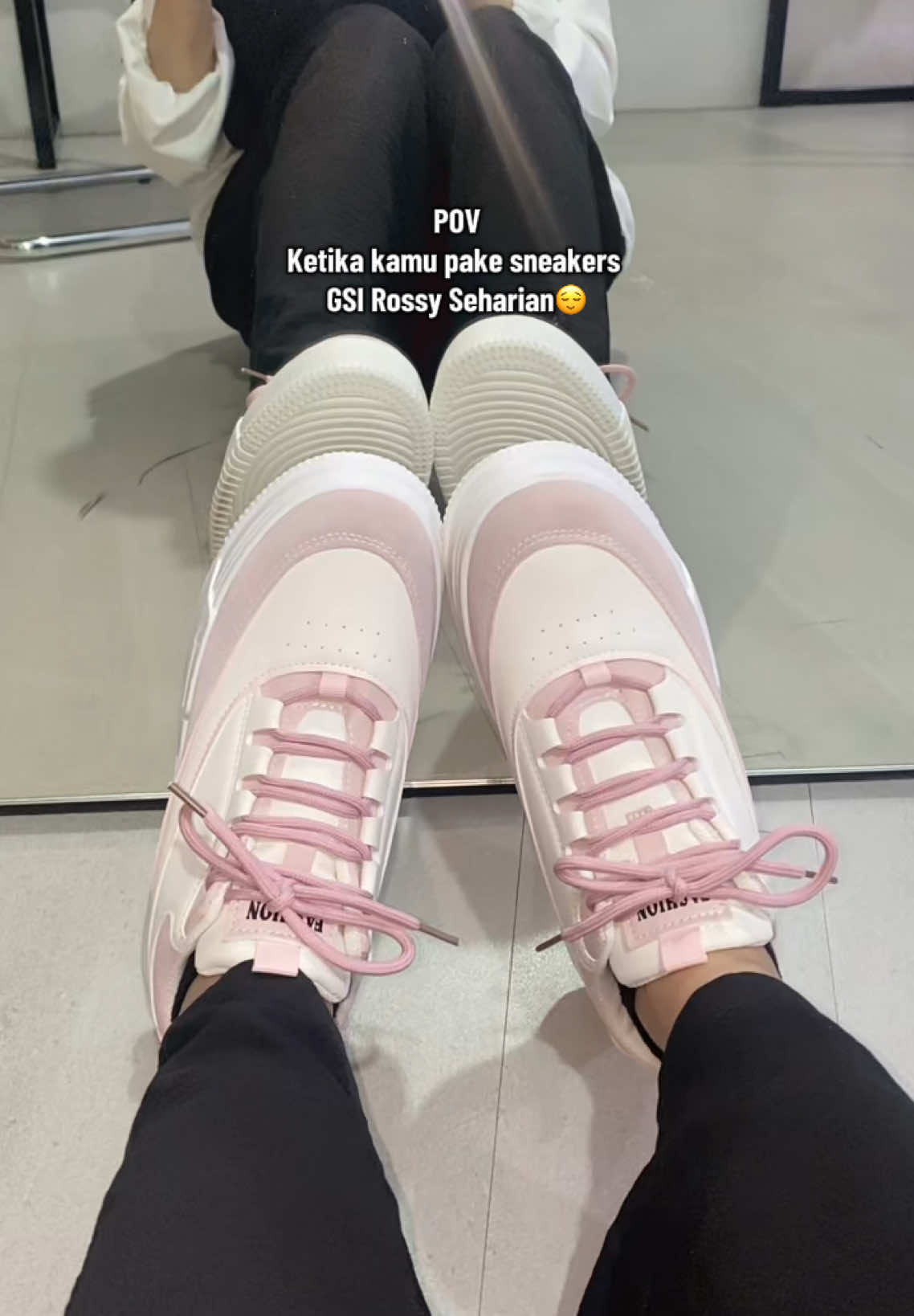 Nyaman banget sayy😆 #fyp #fypdong #sneakersaddict #GSI #jumathemat 
