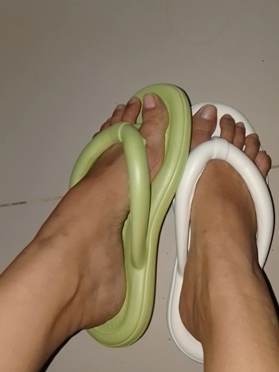 grabi Ang Gaan at lambot nito sa paa pwedeng panglakad dahil aesthetic Ang ataki gn slipper na to #fashionslipper #fashionslippers #fashionslippersforwomen  #slippers 