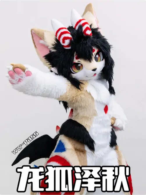 The spirited dragon-fox girl’s tail is on fire!🔥#wwpass #fursuit 