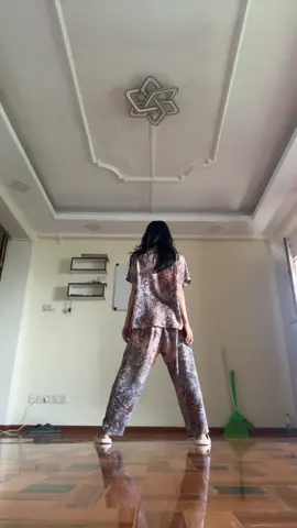 အားလုံး ကြိုက်ကြတဲ့ စပန့်နဲ့  ❤️အတန်းသင်ဖို့ နိုးပြီ🤍 #hanni 