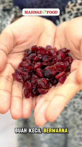 Kecil Tapi Penuh Khasiat! Tahukah anda, cranberry kering dari Mahnaz Food kaya dengan nutrien hebat untuk kesihatan? Antara manfaatnya: ❤️ Tinggi antioksidan – bantu lawan radikal bebas 💪 Kaya vitamin C – kuatkan sistem imun 💖 Sokong kesihatan jantung & saluran kencing ✨ Sumber serat – bantu penghadaman Tambahkan dalam snek harian anda & rasai bezanya! Sihat & sedap, semua dalam satu bekas! #MahnazFood #DriedCranberry #SnekSihat