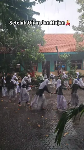 ketika ujian hari terakhir dan hujan 💃#uptsdn29gresik #gurugenz 