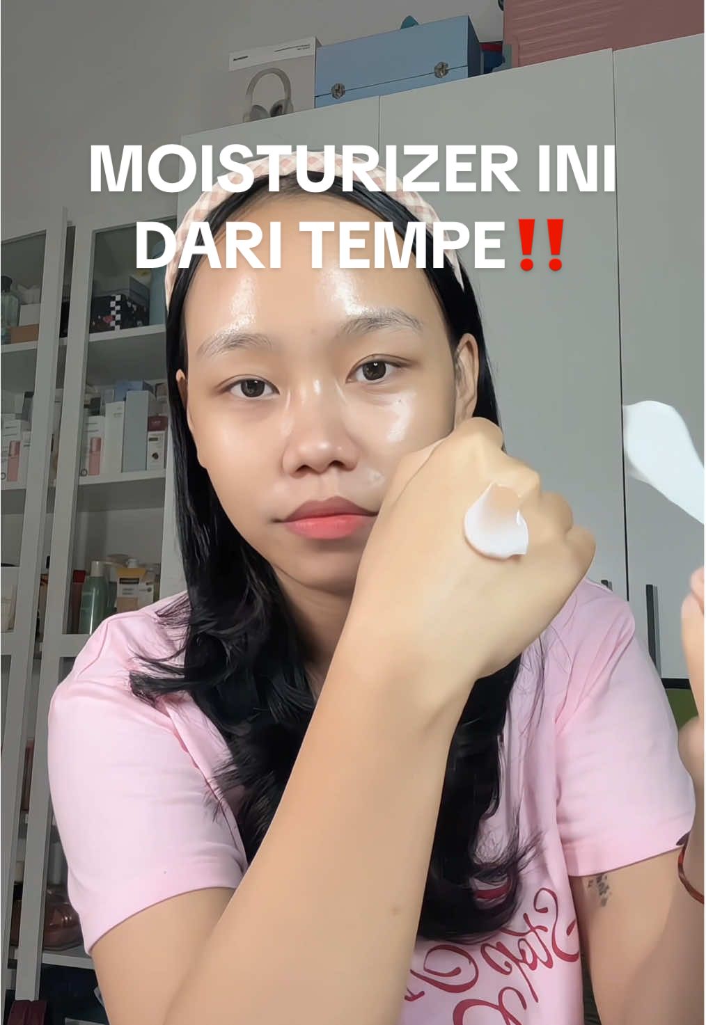 ngadi ngadi tempe dijadiin moisturizer?! gak guys! maksudku tuh kandungan si moisturizernya yang mirip tempe. RICH HYDRATION, RICH PREBIOTICS. cobain deh moisturizernya pond's ini @PONDSIndonesia  #MoreThanSkinBarrier #PondsID #PondsBiomeTok #BiomeTok