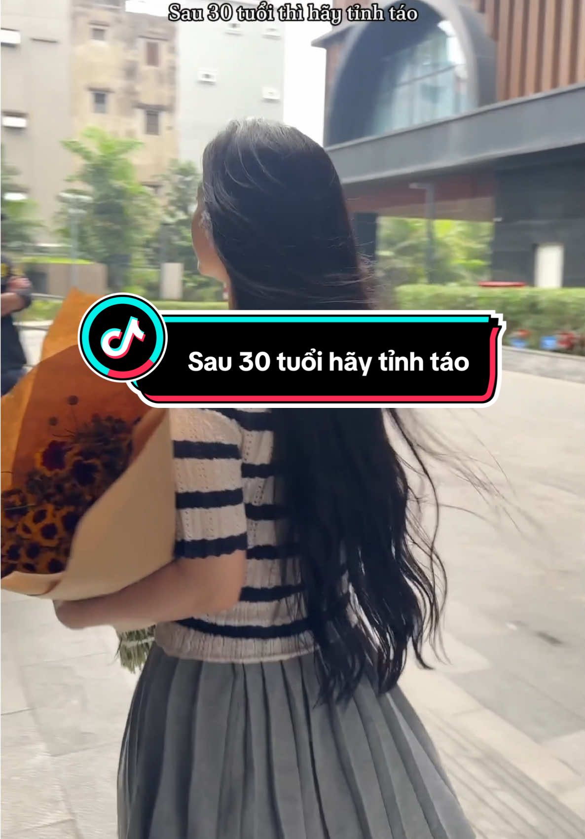 Phụ nữ sau 30 hãy tỉnh táo 💐 #dailyvlog  #camhoa  #trendingreels 
