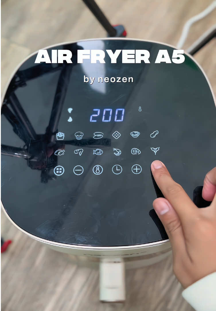 Neozen Aeromaster Airfryer A5 merupakan alat penggorengan modern dengan sistem goreng dengan aliran udara panas tanpa minyak. Penggorengan otomatis dengan metode udara panas untuk mematangkan masakan. Aeromaster, dengan fitur digital yang mudah dioperasikan. Desain yang stylish dengan 2 pilihan warna Ivory & Green Olive yang cantik untuk dapur Anda. 1. Teknology TURBO HOT AIR CIRCULATION TECHNOLOGY masak dengan aliran udara panas yang disebarkan dengan kipas pada bagian mesin. Perputaran angin panas dari bagian bawah ke atas sehingga masakan matang merata. Masakan lebih garing tanpa/sedikit minyak. 2. Sistem perputaran udara yang cepat menjadikan menggoreng yang cepat dan lebih hemat energy 3. Cara memasak lebih sehat tanpa minyak dan 80% sedikit lemak 4. Membantu mengeluarkan kandungan lemak dari daging. 5. Kapasitas 3 Liter dengan bentuk wadah kotak dimana ruang lebih efisien.  #fyp #fypシ #foryou #neozen #neozenindonesia #homeliving #kitchen #airfryer #airfryerneozen #airfryeraeromastera5 