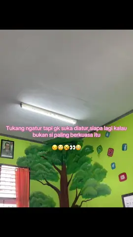 siapa tuch#katakata#nyindir#tukangngatur🤪🤪🤪 #fyp #moots? 