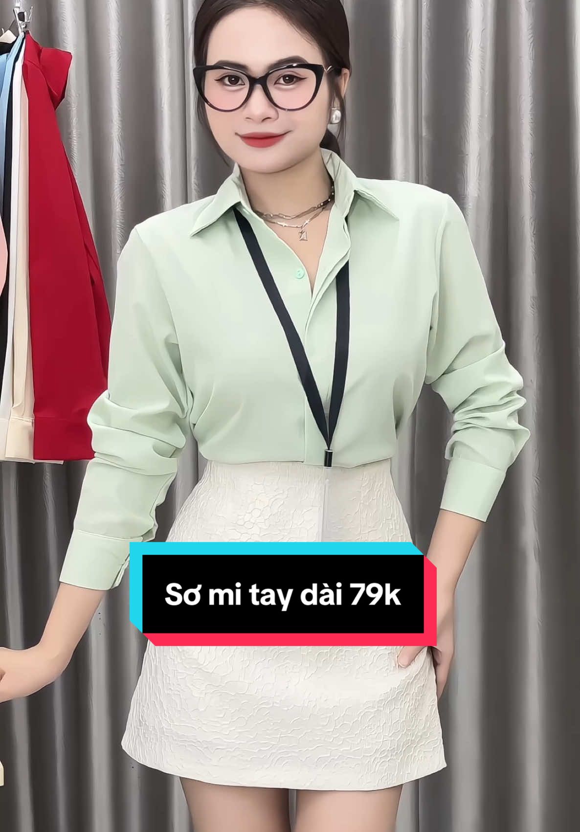 Áo sơ mi tay dài có 79k nè mấy bà.