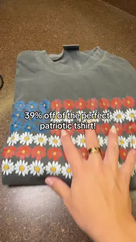 Limited time sale! So stinking cute! #comfortcolors #teeshirt #plussizefashion #summertee #womensshirt #comfortcolorstee 