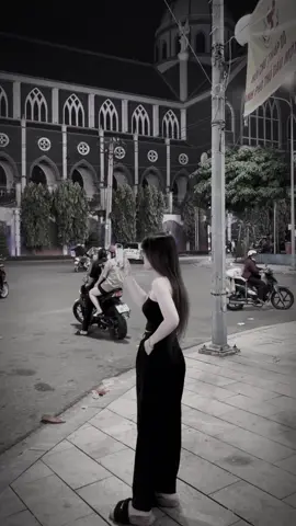 Khi lí trí quay về thì con tim cũng chỉ là nộ.i tạng Khi em một mình vượt qua hết tất cả mọi chuyện thì đàn ông chỉ còn là giới tính. 