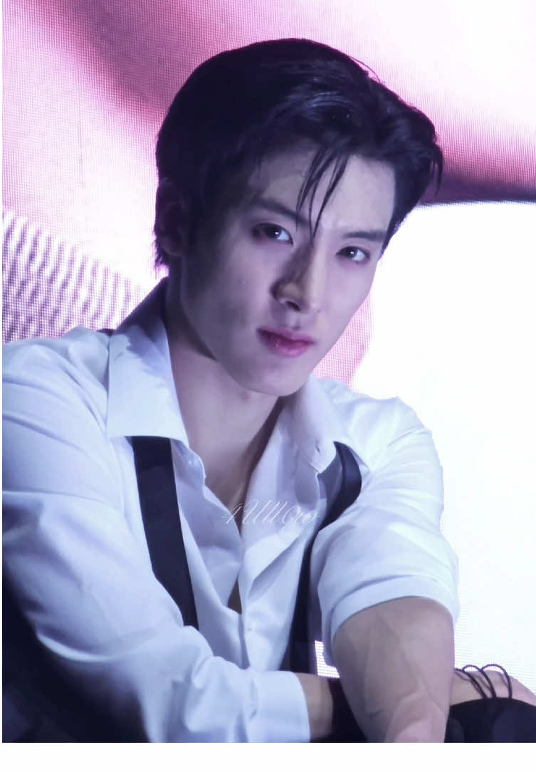 i feel faint… #eric #theboyz 