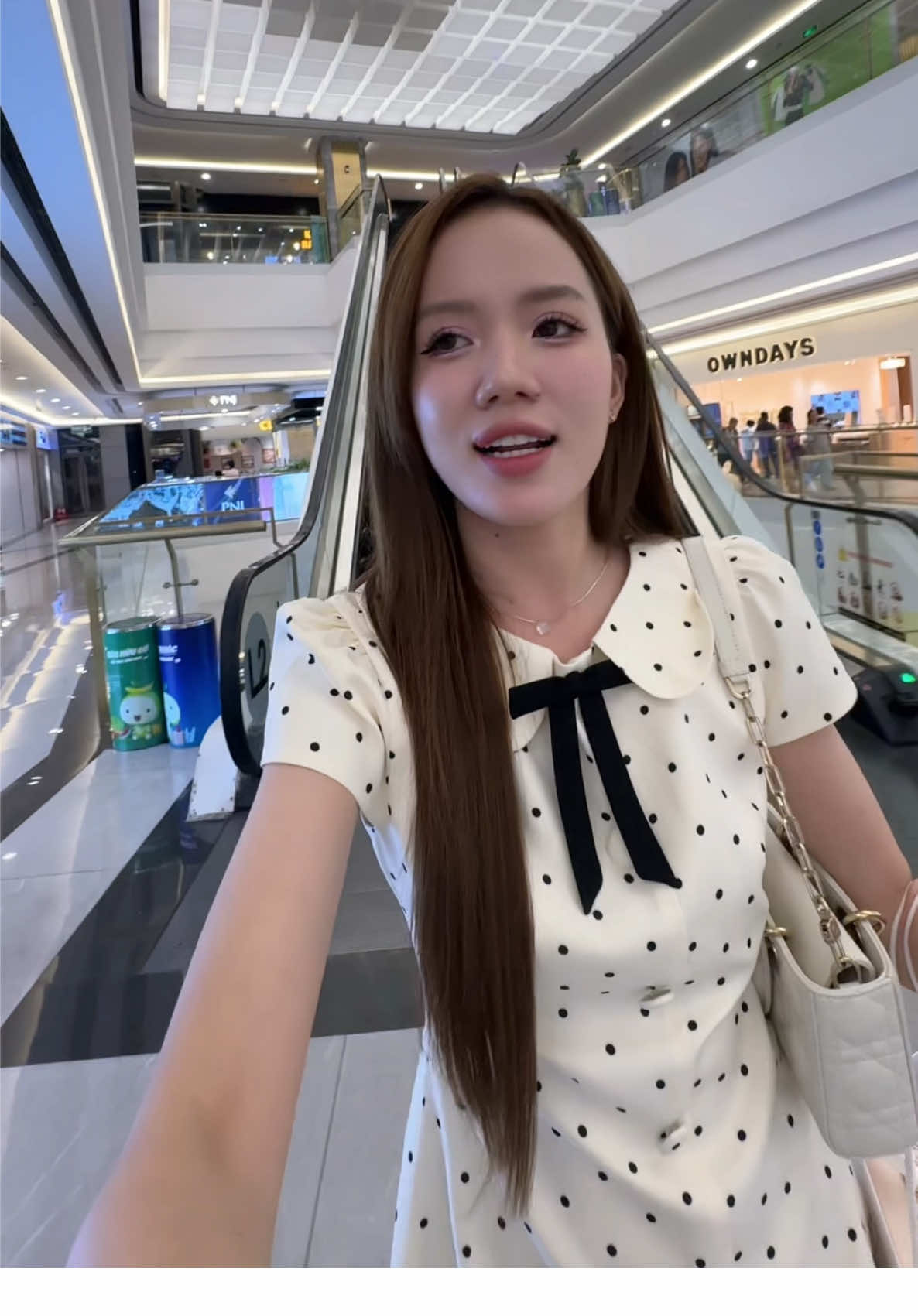 Ê cái váy đúng đẹp lun