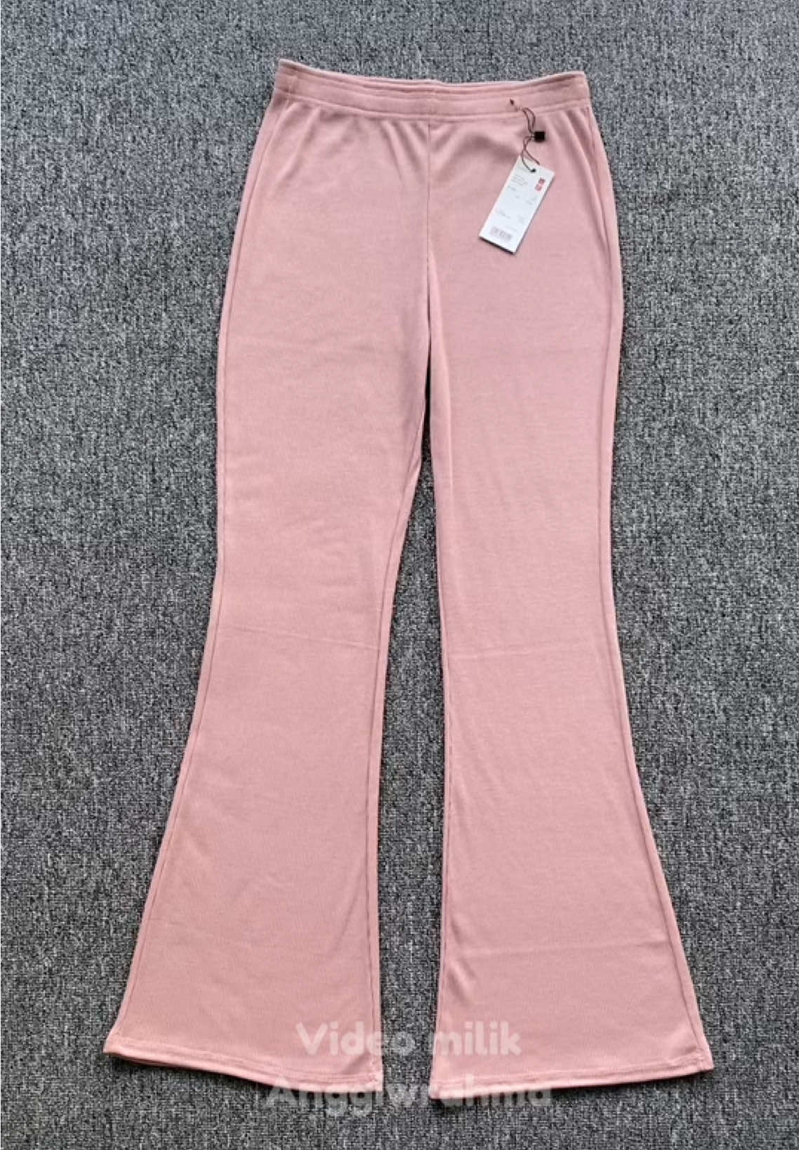 Flare pants ternyaman harga wort it to buy cuman 40ribuan doang!! #flarepants #flarepantsoutfit #flarepantshighwaist #flaredpants #cutbraywanita #cutbray #celanacutbray #cutbrayknit #pantsknit #celanamurah #celanapanjang #fyp 