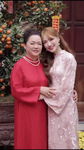 “ Con muốn thấy mẹ cười, con không muốn thấy mẹ buồn “ Eo bài hát dễ thươngg toá, ai ơi mai đi tìm mẹ, ôm lấy mẹ 1 cái điii ạ ♥️  #nepnha #hoaminzy #ngaycuame #CapCut 