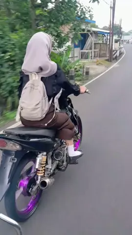 racing abisss😜 #tren #trend #5tp #5tpmenolakpunah #kemaki #bucin #lewatberandafypシ #lewatberanda #fyppppppppppppppppppppppp #foryou #trendingvideo #fyp #bucin_story #fypシ゚ @reeginaa_0 #tiktok 