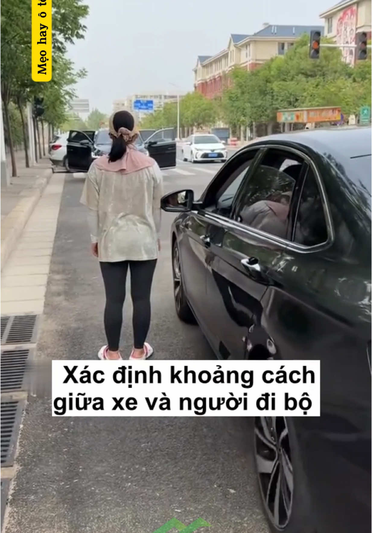 Xác định khoảng cách giữa xe và người đi bộ ??? #laixeantoan #daylaixe #hoclaixe #hoclaixeoto #daylaixeoto 