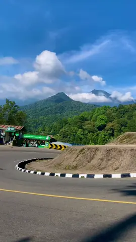 ketika bogor sesuai ekspektasi 😍#towertelkompuncak #puncakpass #puncakbogor 
