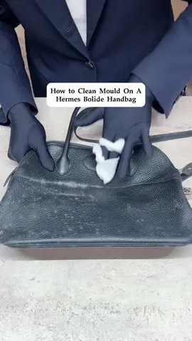 Bahkan sofa kulit yang paling kotor pun tidak akan bisa dibersihkan. Busa dapat menempel pada kotoran — cukup dengan satu kali usapan, dan akan bersih. Hemat waktu dan mudah!#Laugend #leathercleaning #Leather #perfume #bagcleaning #sofacleaning #foam #moldremovalgel #Clean