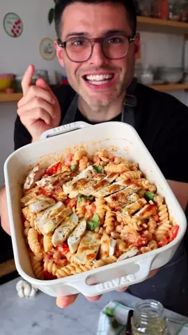Baked Feta Pasta with extra protein. Full recipe is linked in our bio ❤️ #fetapasta #DinnerIdeas 