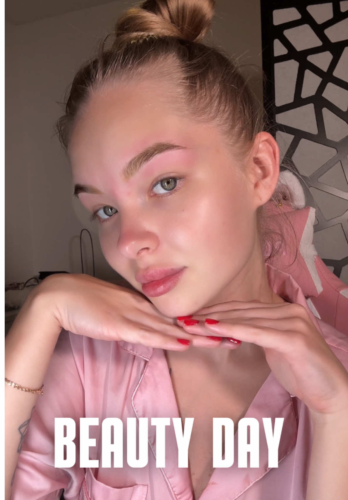 Beauty day | сама себе мастер #брови #окрашиваниебровей #окрашивание #маникюр #педикюр #гельлак #мастербровист #мастерманикюра 
