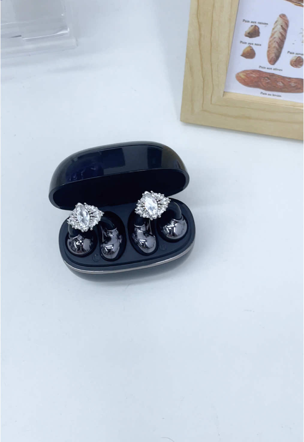 😗😗It's more than just a headset #earbuds#earbudsviral#earbudswireless#headphones#headphonesrecommended#TikTokShop#hyundai#gift#giftideas#fyp#foryoupage#tiktokmademebuyit#womenintheir30s#girlsgirl#prom#prom2025#promdress#dior#louisvuitton#coachella2025