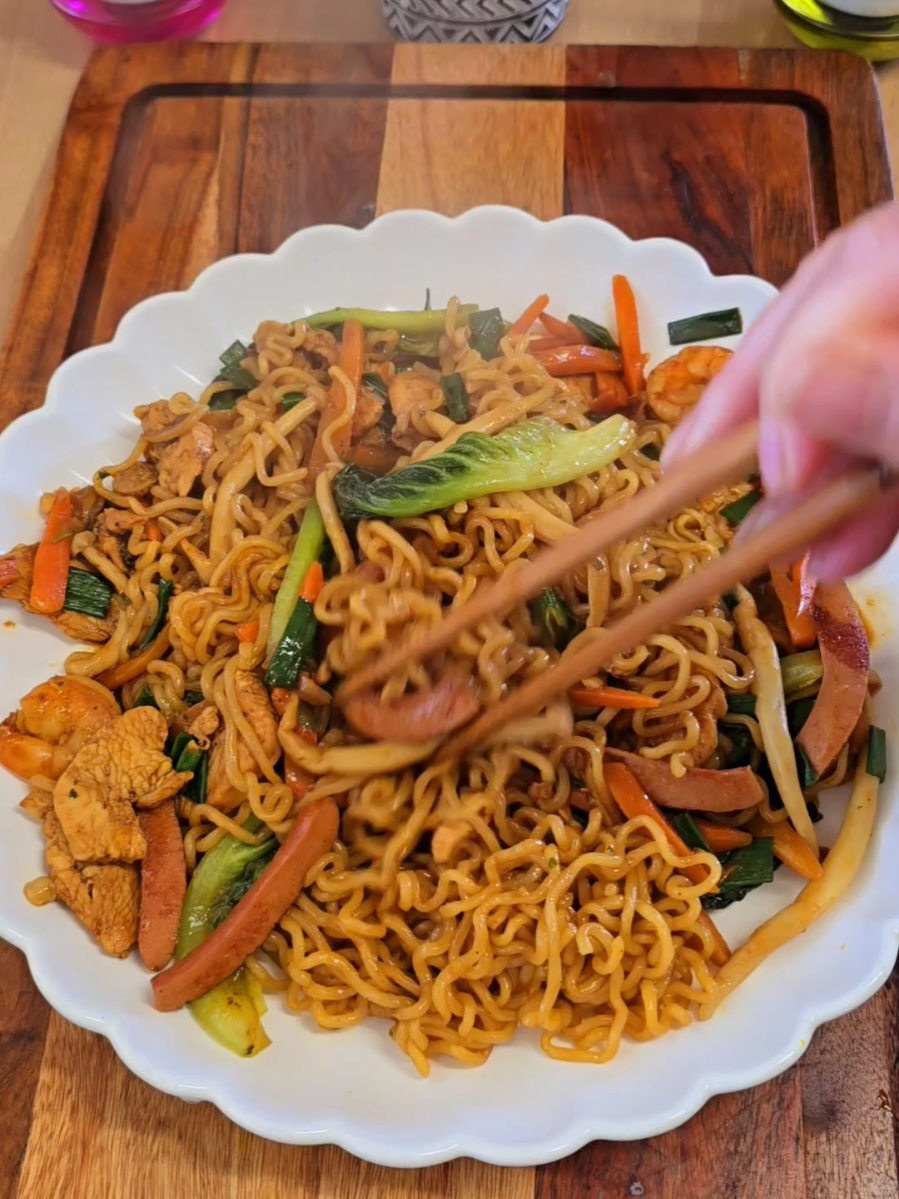 #spicyshinnoodles #shinramen #spicynoodles #foryoupagе #fyp #foryoupage❤️❤️ #foryou #himalayanmumsrecipes 