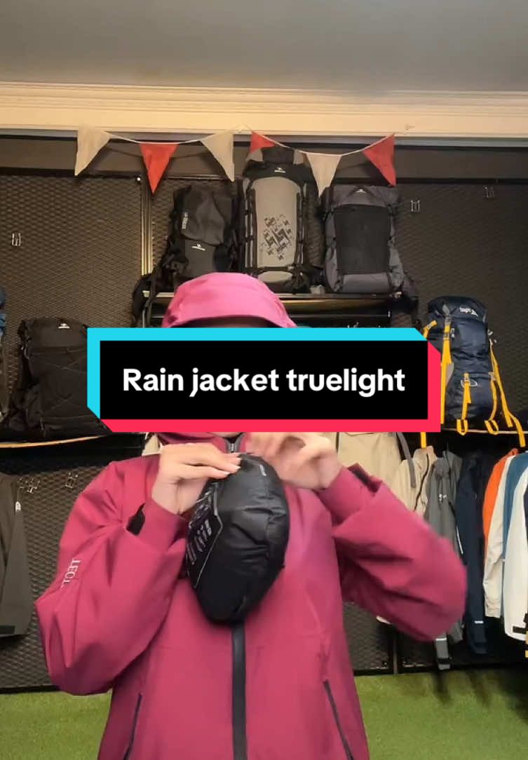 Truelight reborn dengan fungsi maksimal #pasarpendaki #wildshell #wildshellprotecouradventure #jaketrunning #jakettruelight #jaketgunung #jaketwaterproof 