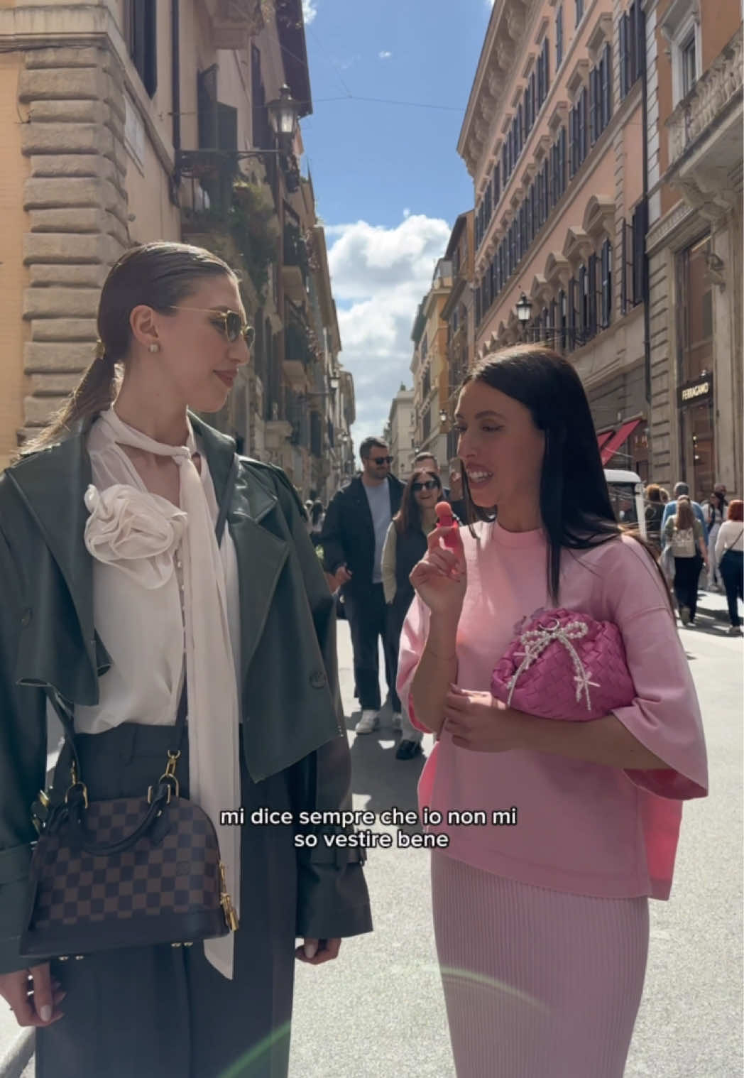 Mamme, suocere e mamme del sud🤭 QUESTO VIDEO MERITA ESSER GUARDATO DALL’INIZIO ALLA FINE, POESIA😂🎀🤭🫶🏻 #laragazzadiviacondotti #fashion #atomica 