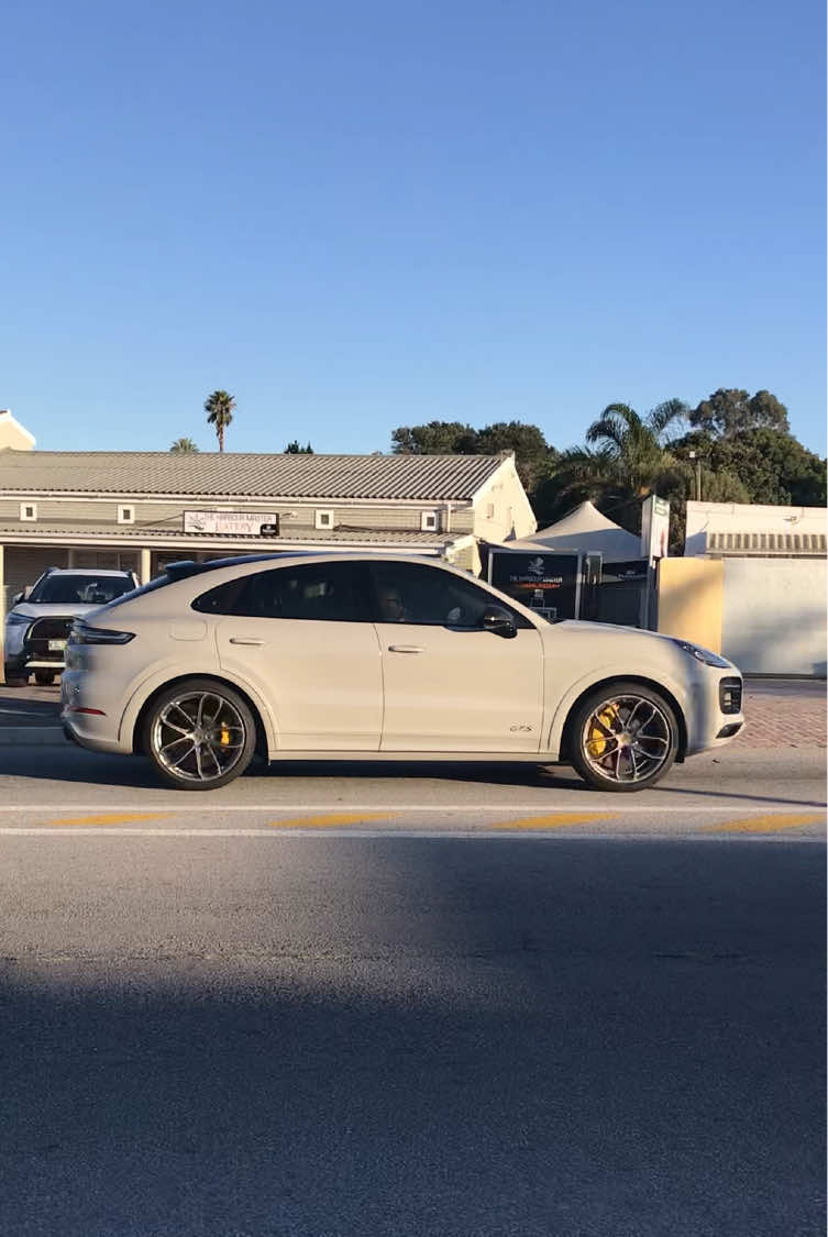 Porsche Cayenne GTS Coupe#pestance #porschecayennegts#porsche #porschesouthafrica #carspotting #porschegts #porsche911 #porschecayennegts #@Porsche @MrHowMuch 