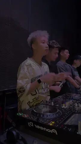 có phải em đang trêu đùa anh đúng không 🧐 #xuhuong2024 #viral #nhachaymoingay #vietmix #djdickk 
